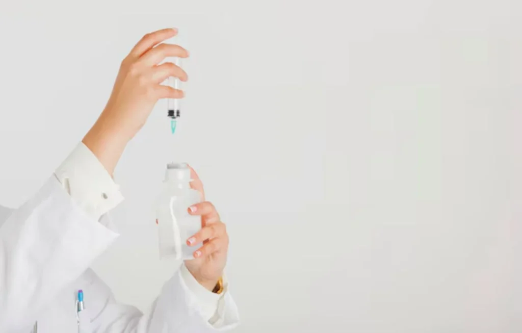 ¿Fiebre, dolor y cansancio? Esto duran los síntomas del dengue y cuándo preocuparte 23 Moncloa Tratamiento y cuidados en casa