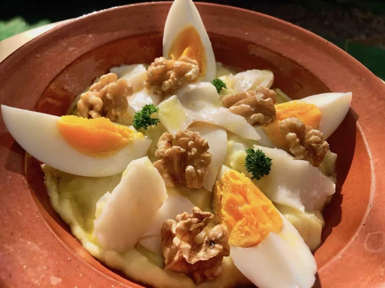 Atascaburras con nueces tostadas: el puré de invierno que solo los manchegos saben apreciar