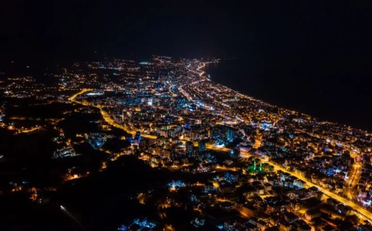 La contaminación lumínica afecta más de lo que imaginas y así puede impactar tu salud