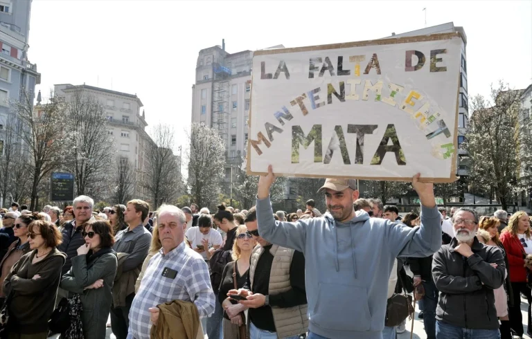 La juez imputa a dos funcionarios de Costas por el accidente de El Bocal