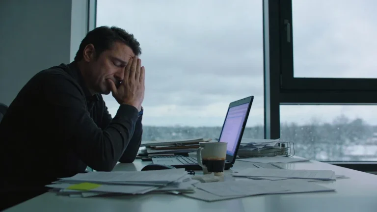 ¿Llegas tarde al trabajo? Cómo justificar los retrasos por fallos en Cercanías en Madrid