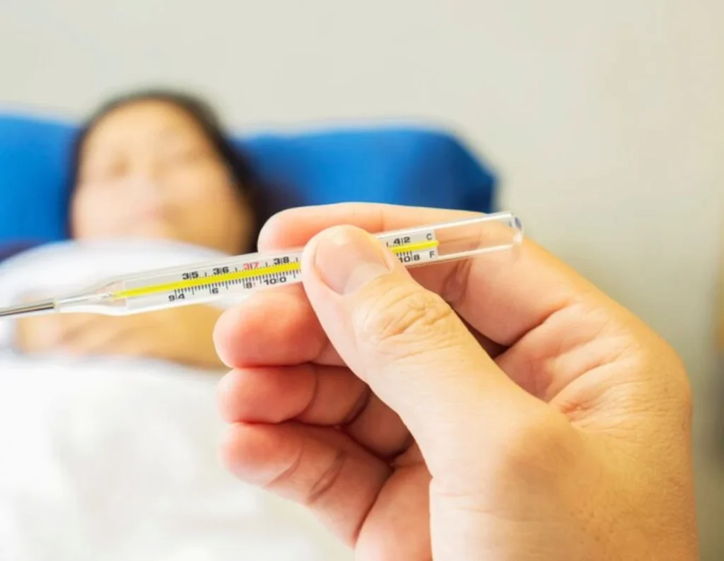 ¿Fiebre, dolor y cansancio? Esto duran los síntomas del dengue y cuándo preocuparte 21 Moncloa ¿Cuánto duran realmente los síntomas del dengue?