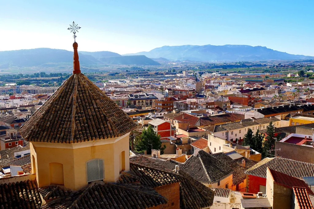Un casco antiguo lleno de historia y arquitectura medieval