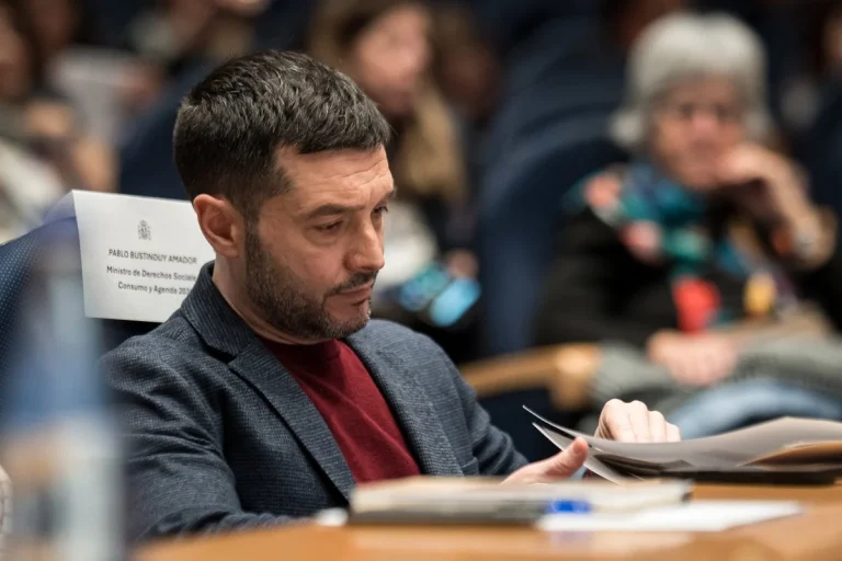 Bustinduy ‘barre’ a la ministra de Vivienda tras pelearse con fondos, banca y Airbnb