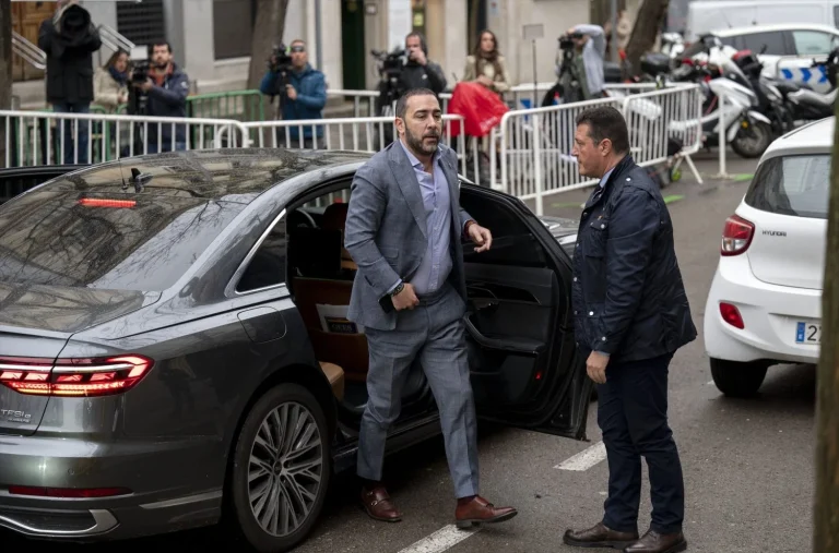 Aldama llegando a la segunda sesión del juicio del Caso Mascarillas. EP