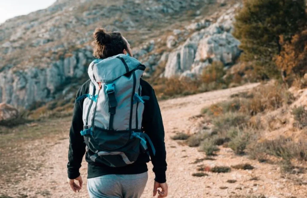 Qué es el rucking y por qué todos hablan de este ejercicio tan efectivo 3 Moncloa Un ejercicio simple, pero muy completo