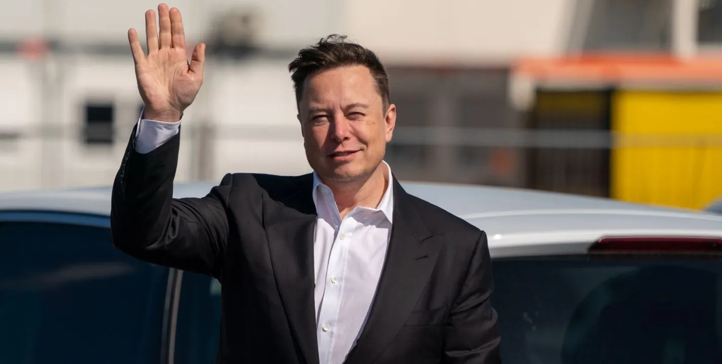 Elon Musk abre vacantes en Europa con sueldos de 260 euros al día, y desde casa Elon Musk abre vacantes en Europa con sueldos de 260 euros al día, y desde casa