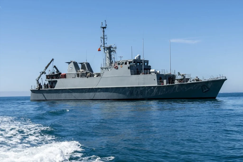 Denuncian gestión arbitraria en la JATMAD de la Armada y pésimo clima laboral creciente 1 Moncloa Un barco de la Armada española. EP