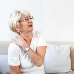 El cambio que las mujeres deben hacer para evitar la osteoporosis