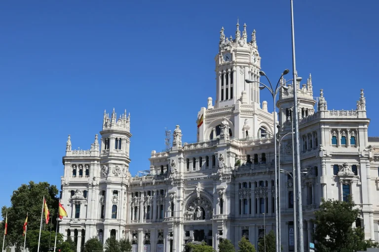 Madrid recurre la anulación de la tasa de basuras y los asesores exigen devolver los 300 millones