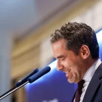 Sémper vuelve a la política y sitúa la vivienda como la gran prioridad nacional