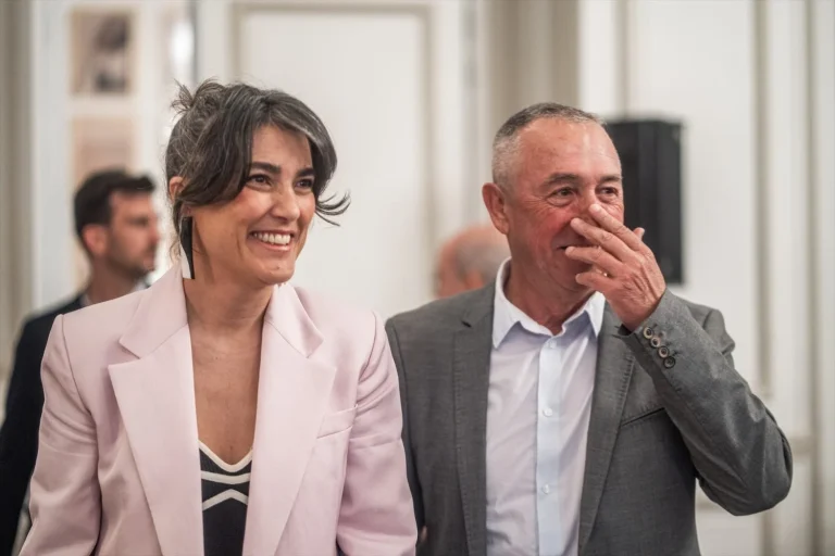 Bergerot da por perdida la mayoría absoluta de Ayuso y sitúa a Mónica García como alternativa