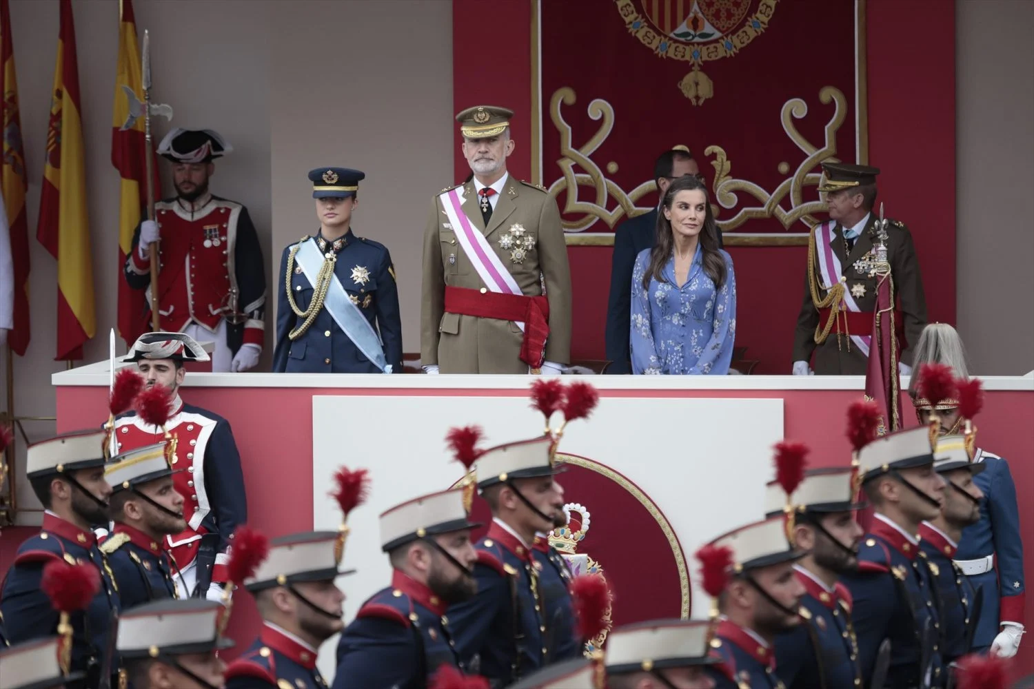 Los Reyes Felipe VI y Letizia y la Princesa Leonor durante el acto central conmemorativo del Día de las Fuerzas Armadas, a 30 de mayo de 2026, en Vigo, Pontevedra, Galicia (Fuente: Agencias)