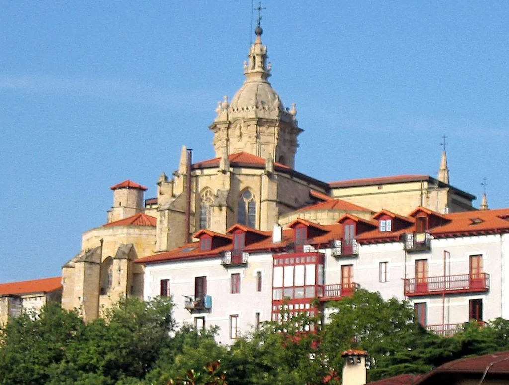 Gastronomía, naturaleza y vistas al Cantábrico