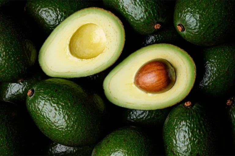 Comer aguacate en verano puede beneficiar más a tu digestión de lo que imaginas