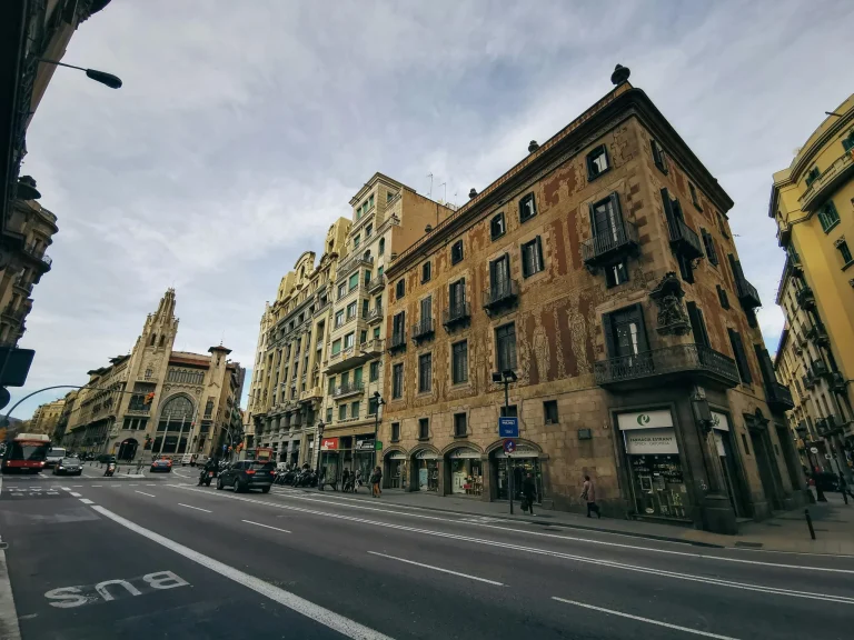 Cesiones fiscales a Cataluña: el malestar interno incendia la Agencia Tributaria
