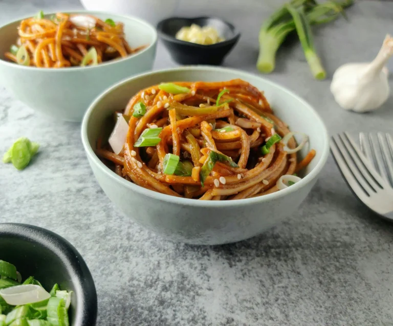 Nunca volverás a pedir pasta para llevar: Tallarines a la puttanesca listos en 30 minutos