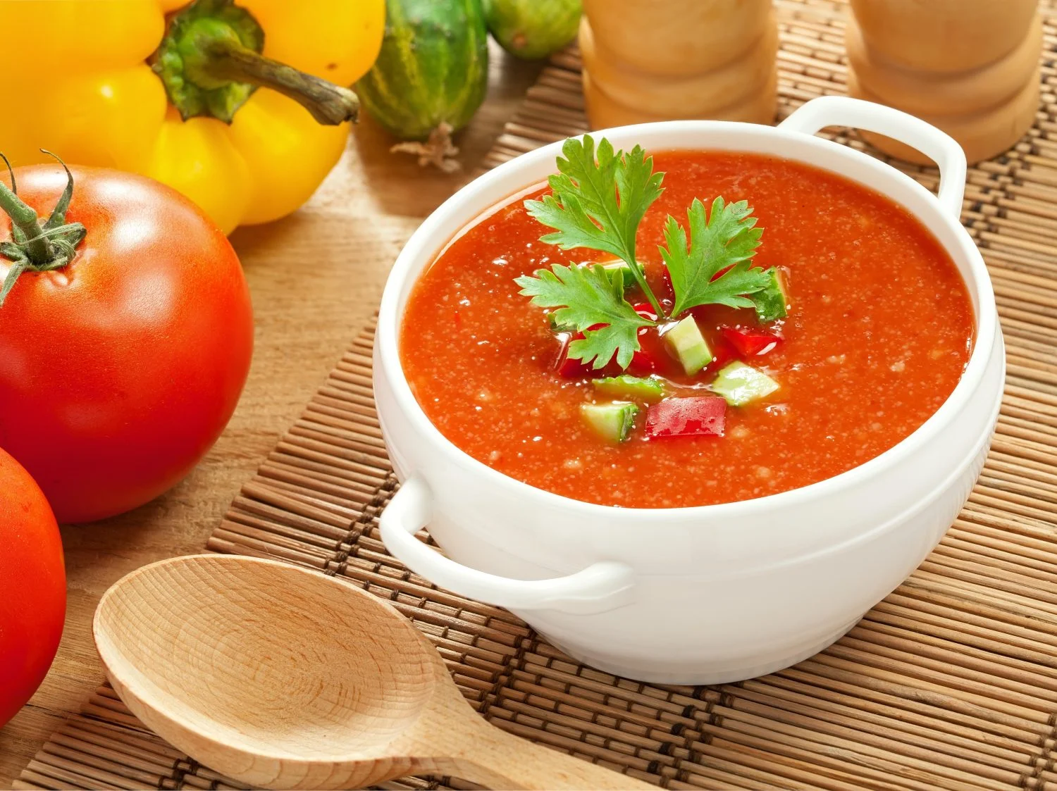 Ni pan ni agua: el truco de la abuela para conseguir el gazpacho andaluz más refrescante, intenso y sin que repita Ni pan ni agua: el truco de la abuela para conseguir el gazpacho andaluz más refrescante, intenso y sin que repita