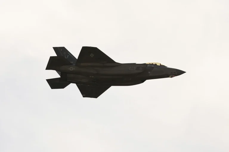Israel amplía el alcance de sus cazas F-35I con tanques de Elbit tras la guerra con Irán