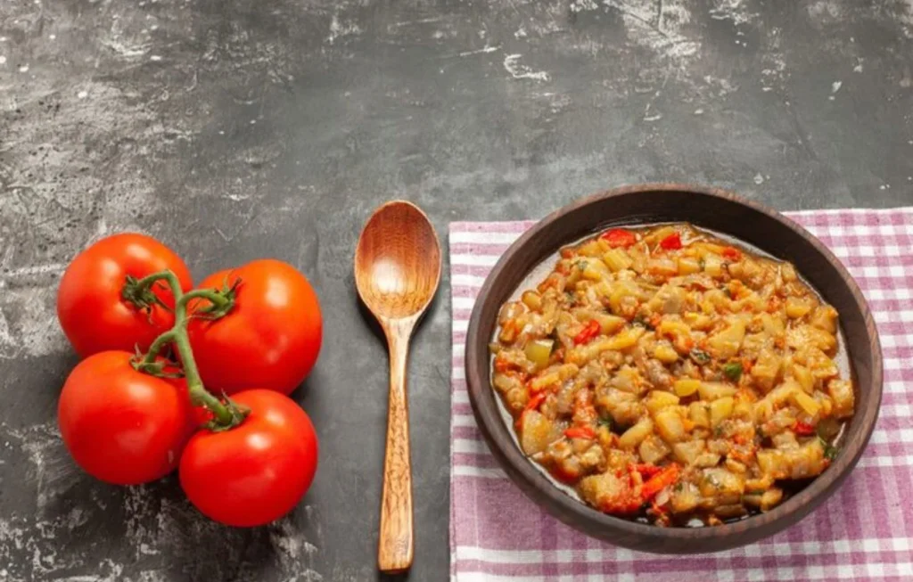 Comer lentejas ayuda al hierro, pero este alimento potencia mucho más su absorción y ayuda a prevenir la anemia 11 Moncloa El alimento que ayuda a absorber mejor el hierro