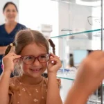 La miopía en niños aumenta rápidamente y estos tratamientos buscan evitar que empeore