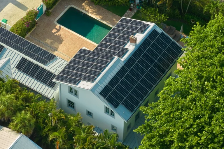 El invento que cambia las reglas de la energía solar: las placas ultraeficientes que ya revolucionan los techos