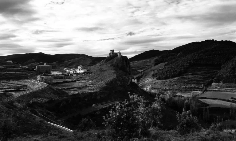 El PSOE pierde Rioja (Almería): las claves del vuelco electoral hacia Vox