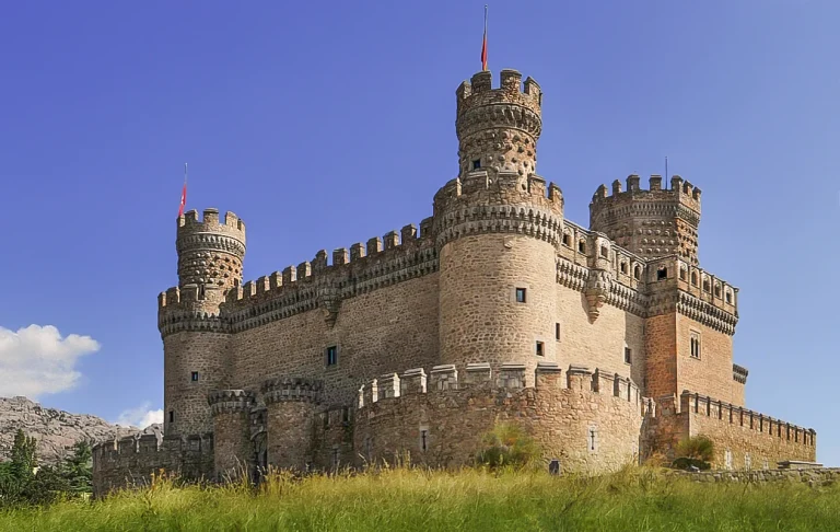 Por qué debes visitar el Castillo de Manzanares el Real gratis durante las noches de junio y julio