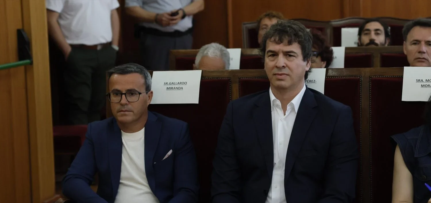 hermano_presidente_gobierno_david_sanchez_exlider_psoe_extremeno_miguel Miguel Ángel Gallardo y David Sánchez el primer día del juicio. EP