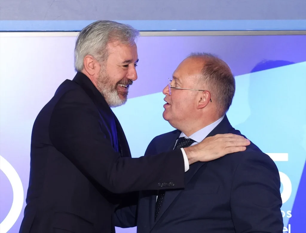 El presidente del Gobierno de Aragón, Jorge Azcón, y el secretario general del PP, Miguel Tellado (Fuente: Agencias)