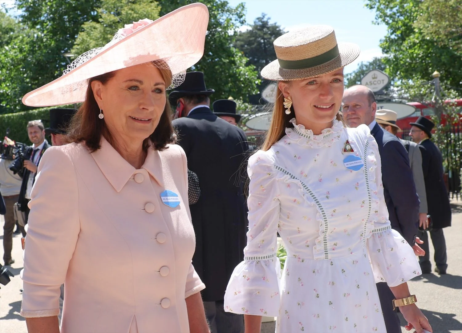 EuropaPress_7604024_june_17_2026_ascot_berkshire_uk_ascot_uk_carole_middleton_left_with_mrs