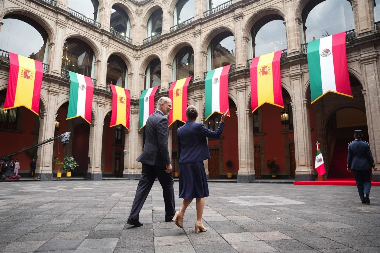 El Rey Felipe VI y la presidenta de México, Claudia Sheinbaum durante su encuentro institucional y diplomático de alto nivel, en la sede de la Presidencia de la República (Palacio Nacional),