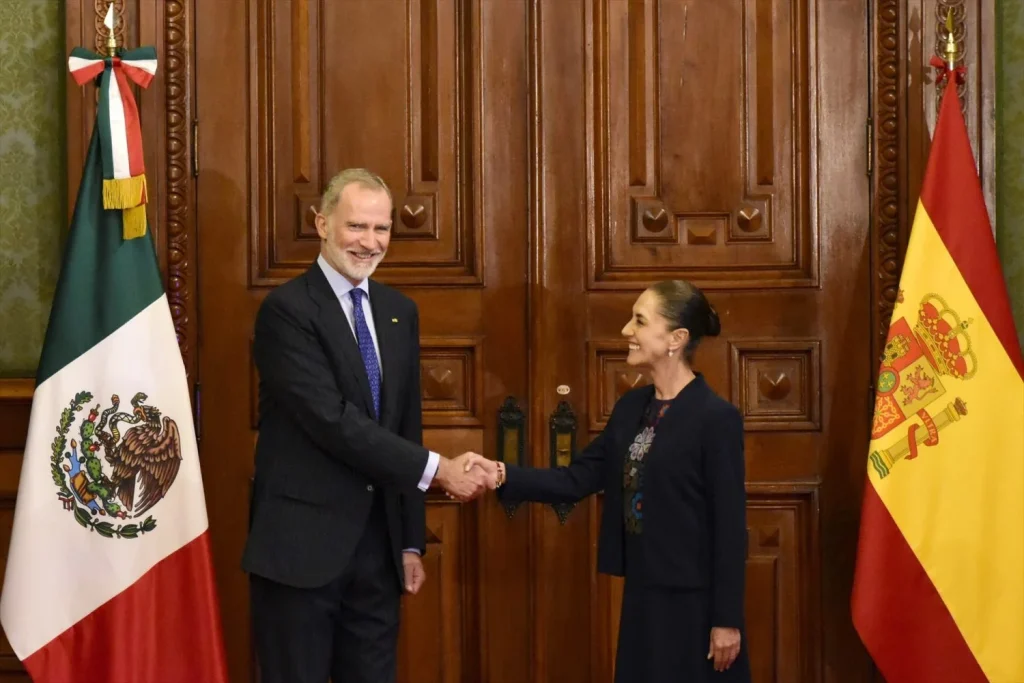 EuropaPress 7623661 mexicos president claudia sheinbaum pardo and king felipe vi of spain Moncloa