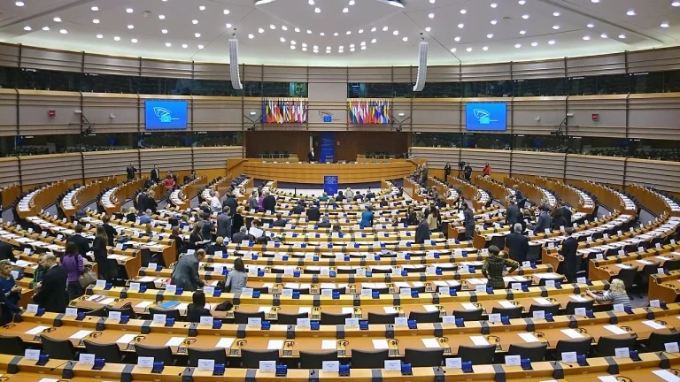 El Parlamento Europeo plantea un tasazo a las tecnológicas de hasta 43.000 millones de euros