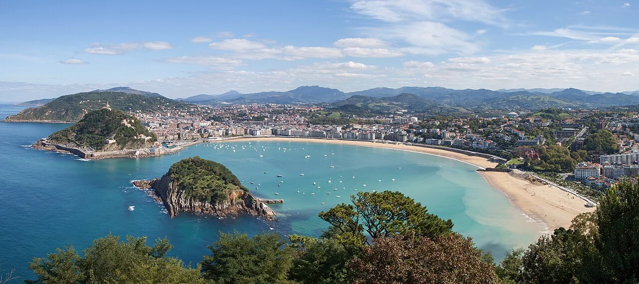 San Sebastián cobra ya hasta 7,50 euros por noche de tasa turística, la primera ciudad vasca en aplicarla este verano San Sebastián cobra ya hasta 7,50 euros por noche de tasa turística, la primera ciudad vasca en aplicarla este verano