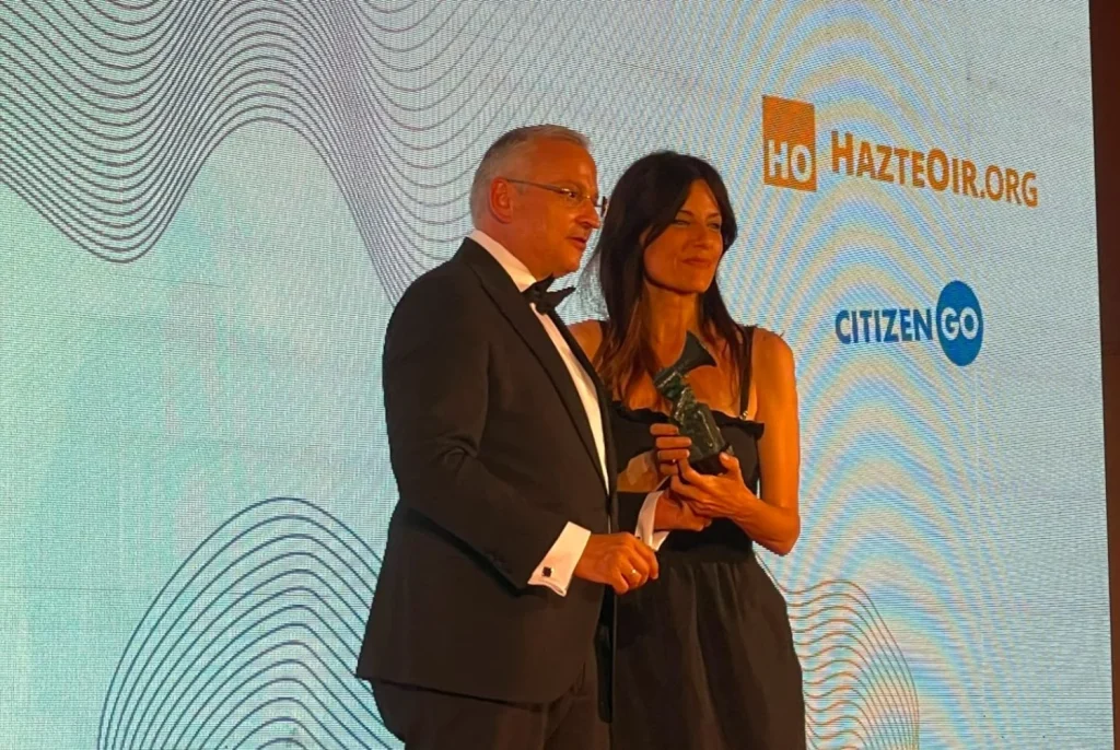 XXII Premios Hazte Oír: Cristina Seguí, Bertrán Ndongo, Anavid, Ismael de la Barba, Los Meconios y Billboard Chris 1 Moncloa WhatsApp Image 2026 06 14 at 12.54.20 Moncloa