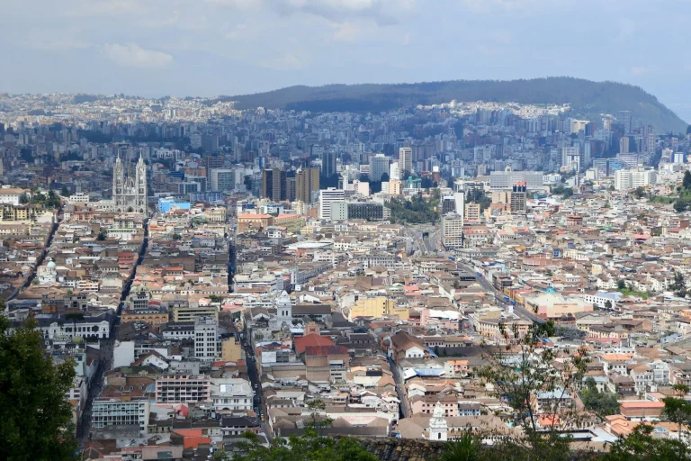 EE.UU. declara terroristas a tres grupos de Ecuador: el riesgo para las empresas españolas en el país
