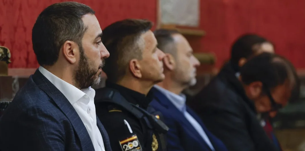 empresario_victor_aldama_banquillo_acusados_juicio_caso_mascarillas Los tres enjuiciados por el Supremo, Aldama, Ábalos y Koldo García. AGENCIAS