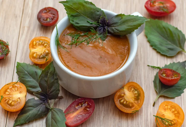 Las mejores salsas para pasta: la OCU desvela que el tomate es la opción más saludable frente a nata y pesto