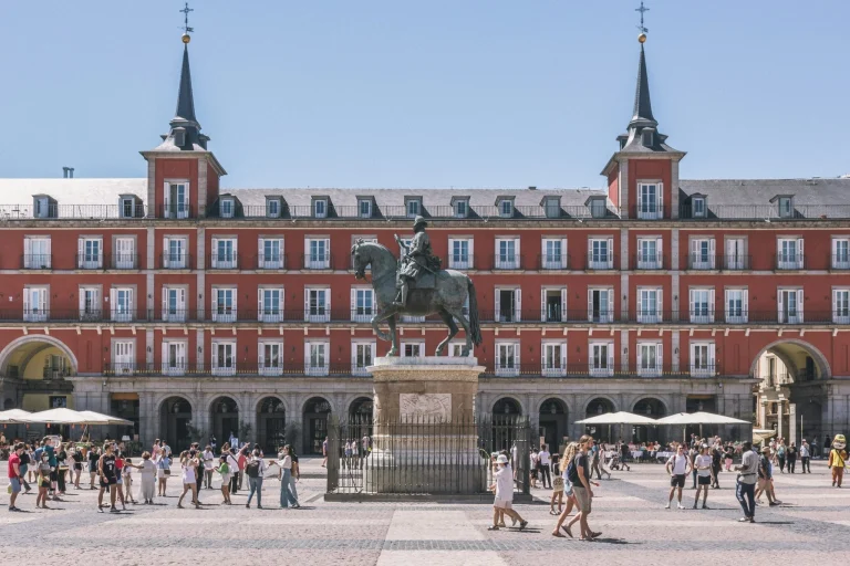 Prado de noche gratis: horario hasta las 23:30 y dos exposiciones temporales este sábado en Madrid