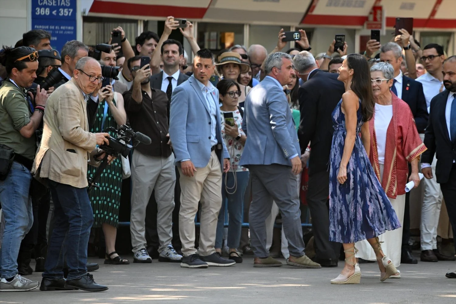 reina_letizia_llegada_85_edicion_feria_libro_madrid_29_mayo_2026_madrid La reina Letizia en la inauguración de la Feria del Libro.