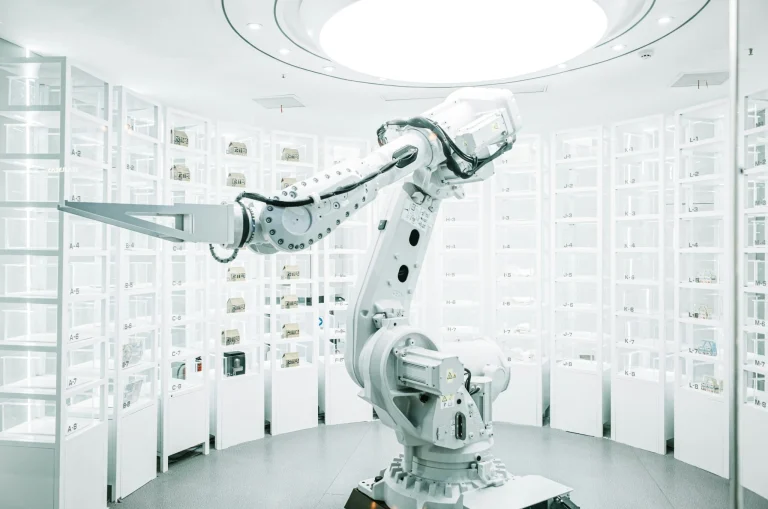 Hyperscale Data incorpora robots humanoides chinos en su centro de datos de Míchigan