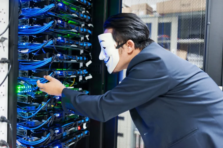 WorldLeaks roba 630 GB a Tata Electronics: datos de Apple y Tesla expuestos