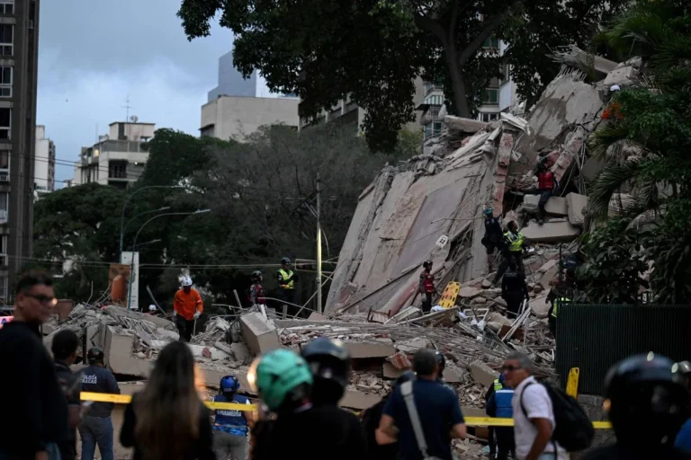Albares eleva a 18 los españoles fallecidos en los terremotos de Venezuela: 144 desaparecidos