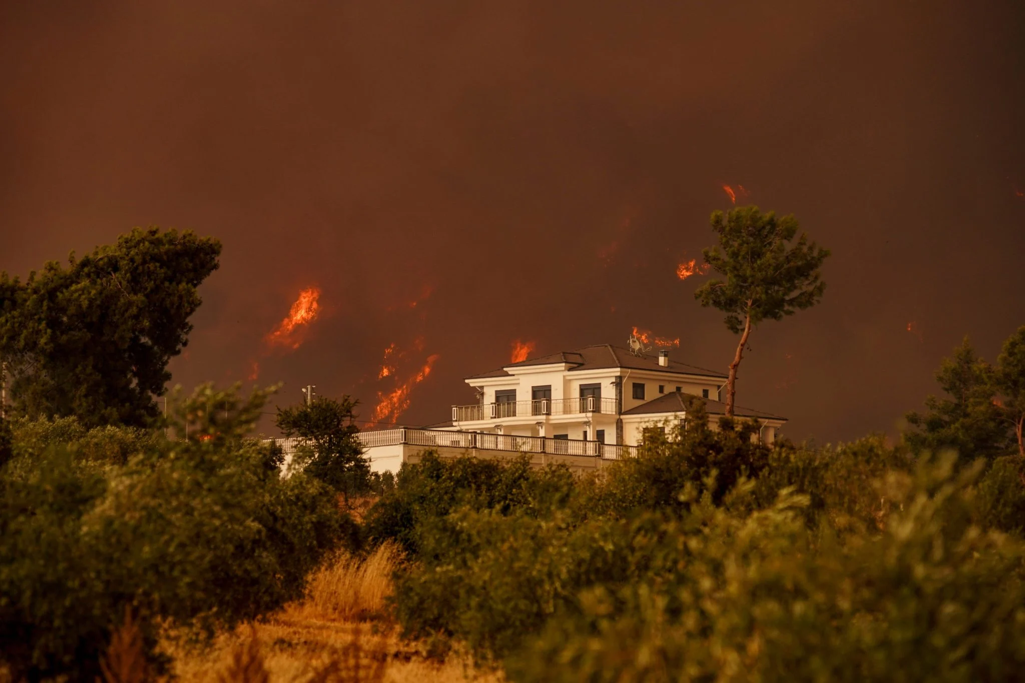 40-confinamientos-incendios-catalunya-ve-portada confinamientos incendios Catalunya