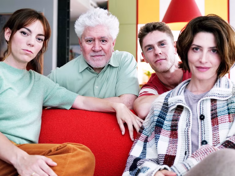Si eres de Almodóvar, no puedes perderte su nueva película que triunfó en Cannes