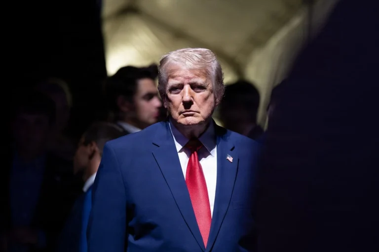 Trump cita a periodistas del New York Times por revelar fallos de seguridad en el Air Force One