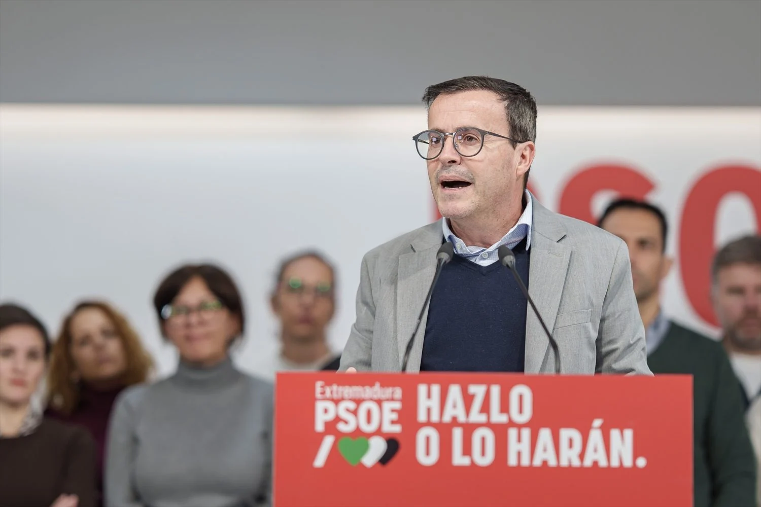El hasta ahora candidato socialista a la Presidencia de la Junta, Miguel Ángel Gallardo, comparece ante los medios de comunicación para anunciar su dimisión