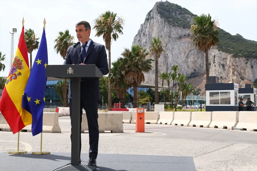 Así beneficia a España el histórico acuerdo sobre Gibraltar entre Reino Unido y la Unión Europea 2 Moncloa El presidente del Gobierno Pedro Sanchez durante el acto de demolicion de la Verja de la Linea de la Concepcion a 15 de julio de 2026 en Cadiz Andalucia Moncloa