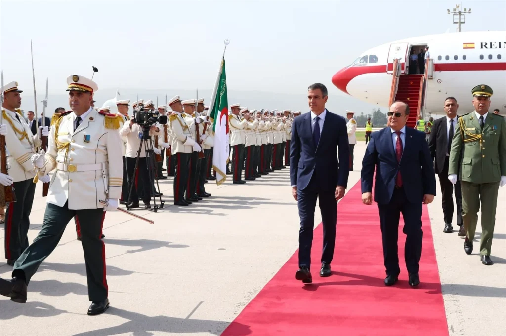 Las claves que convierten a Argelia en un socio estratégico para España frente Marruecos 1 Moncloa El presidente del Gobierno Pedro Sanchez y el primer ministro argelino Sifi Ghrieb en Argel Argelia a 20 de julio de 2026 Moncloa